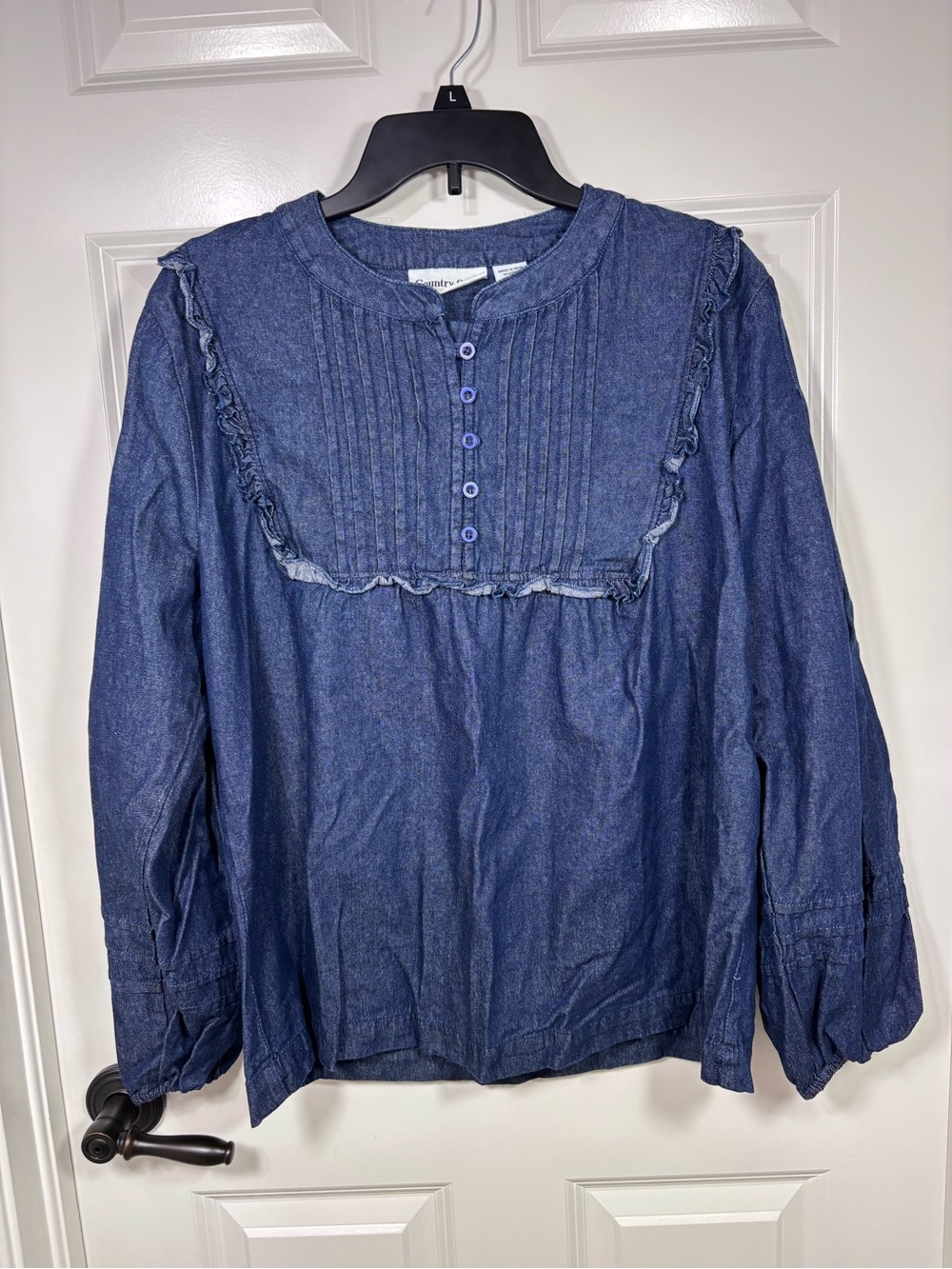 Country Store Long Sleeve Ruffle Yoke Partial Button Front Denim Top Women’s M